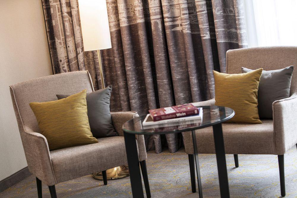 Renaissance Duesseldorf Hotel エクステリア 写真