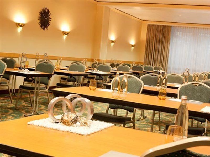 Renaissance Duesseldorf Hotel エクステリア 写真