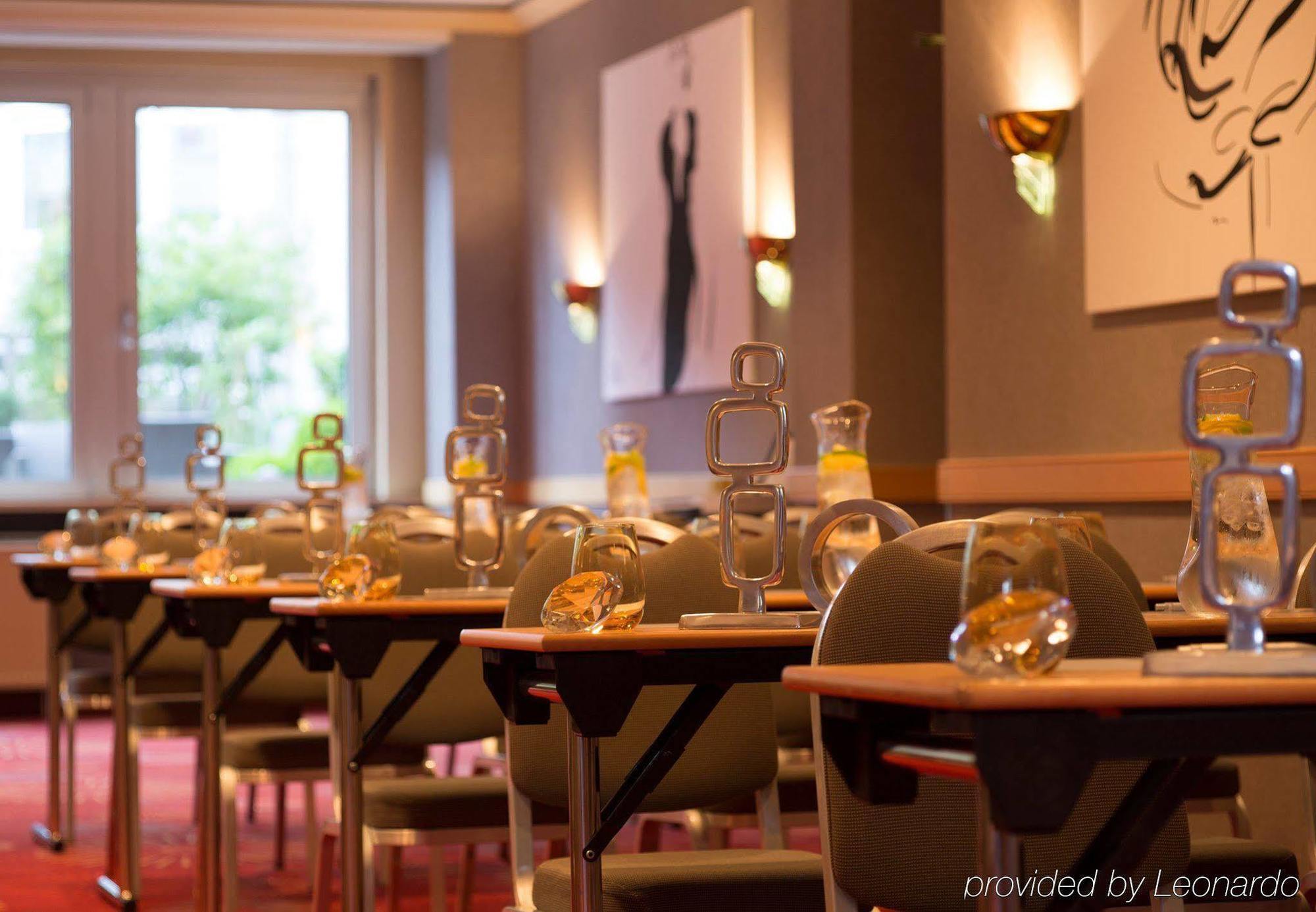 Renaissance Duesseldorf Hotel エクステリア 写真