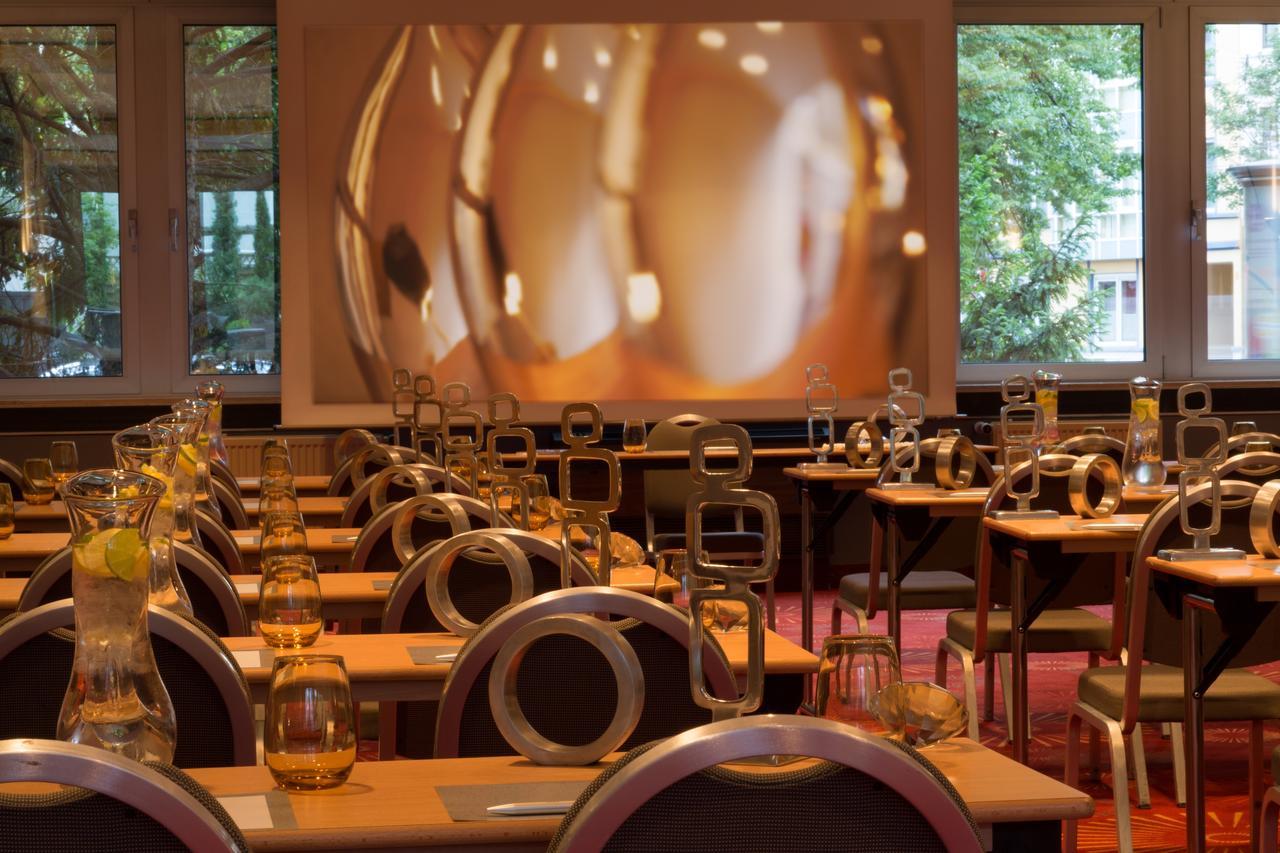 Renaissance Duesseldorf Hotel エクステリア 写真