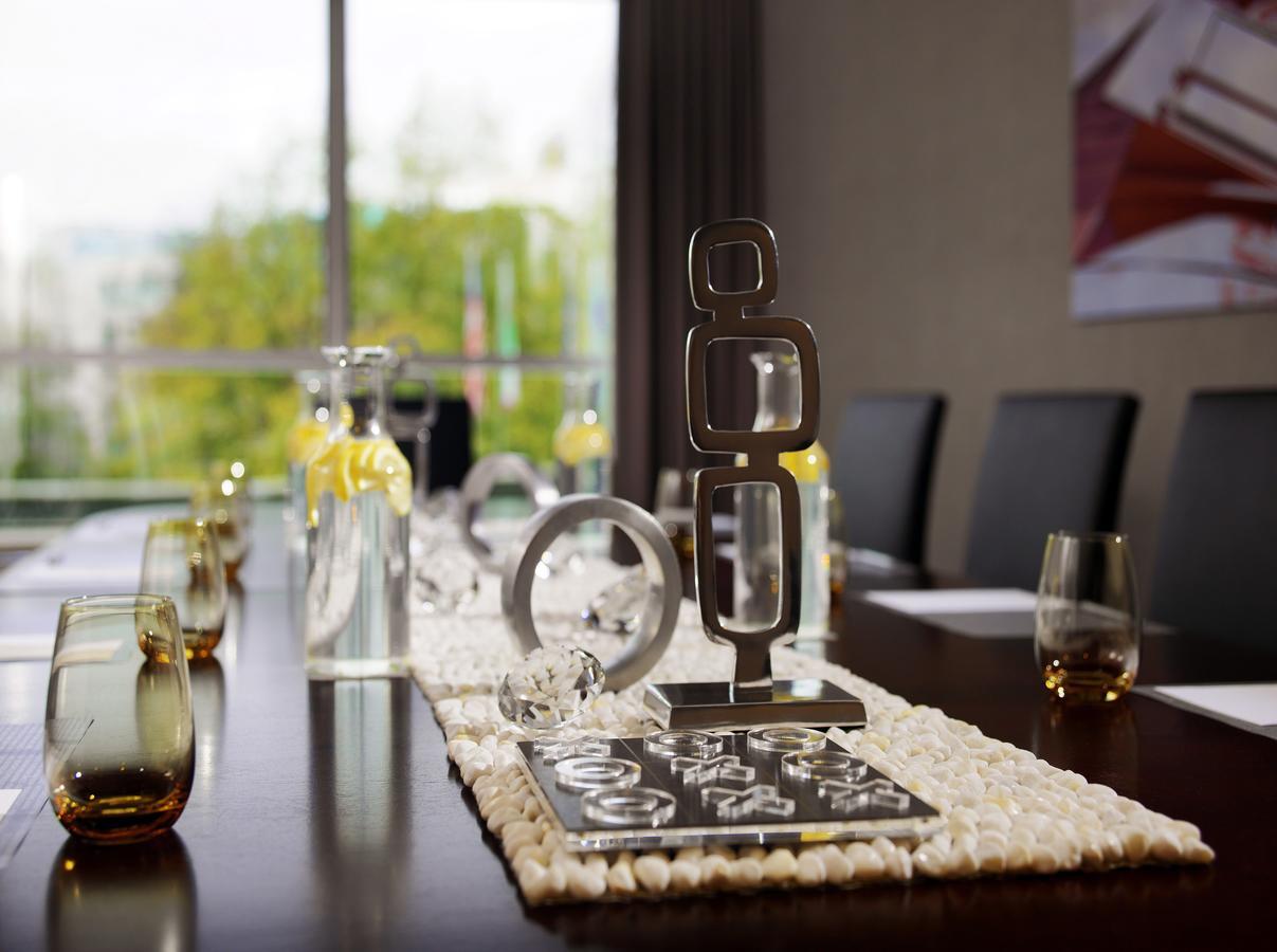 Renaissance Duesseldorf Hotel エクステリア 写真