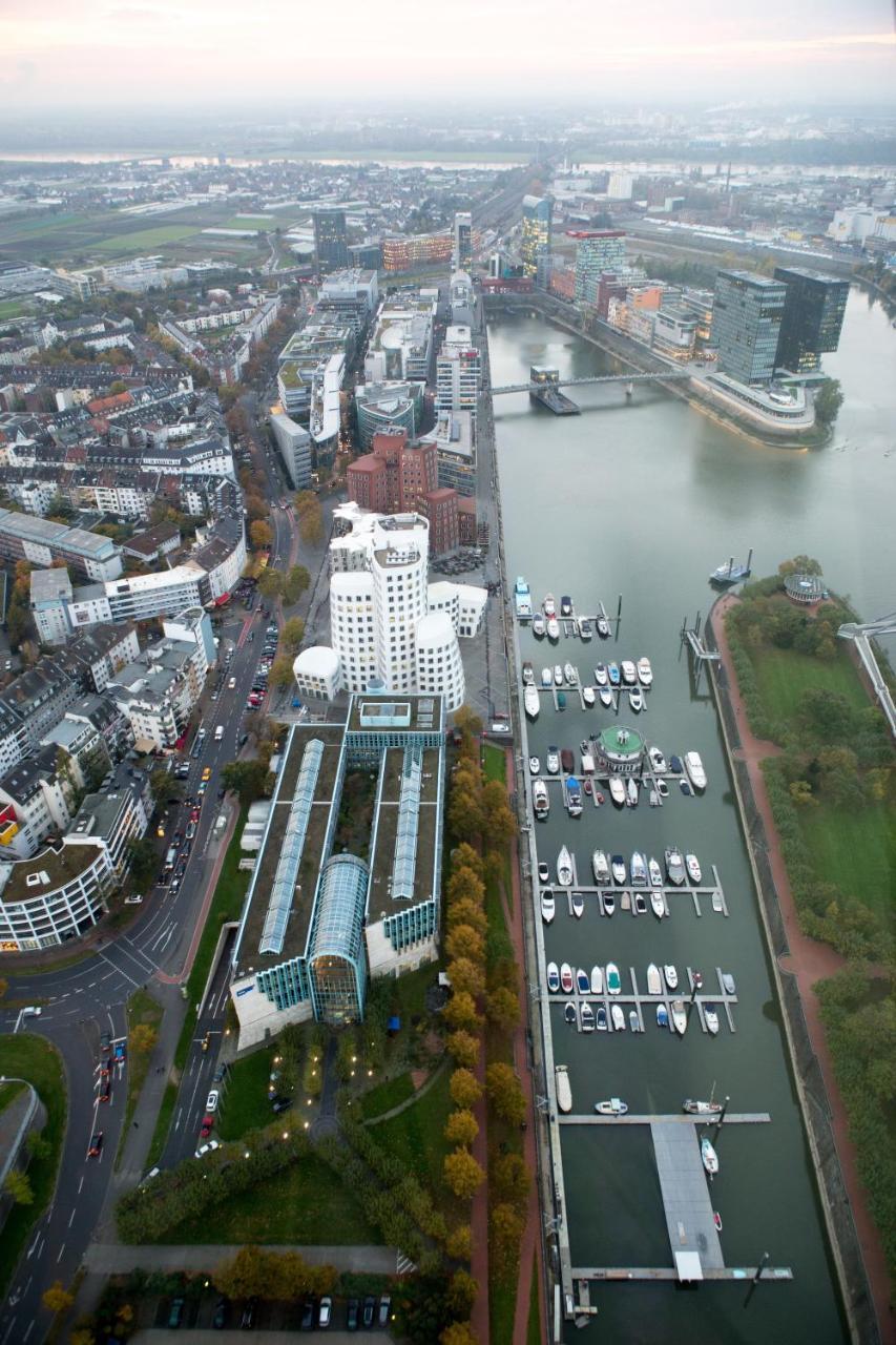 Renaissance Duesseldorf Hotel エクステリア 写真