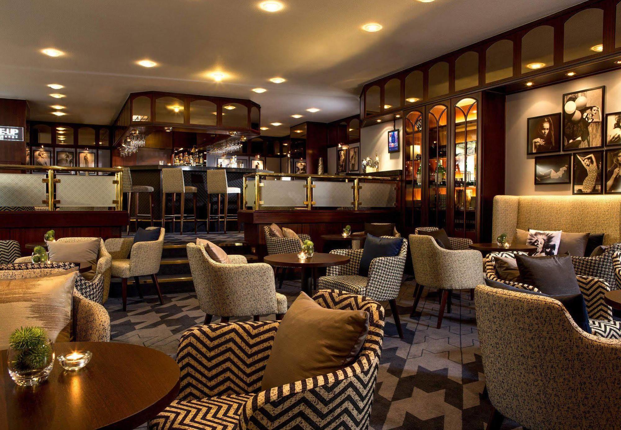 Renaissance Duesseldorf Hotel エクステリア 写真