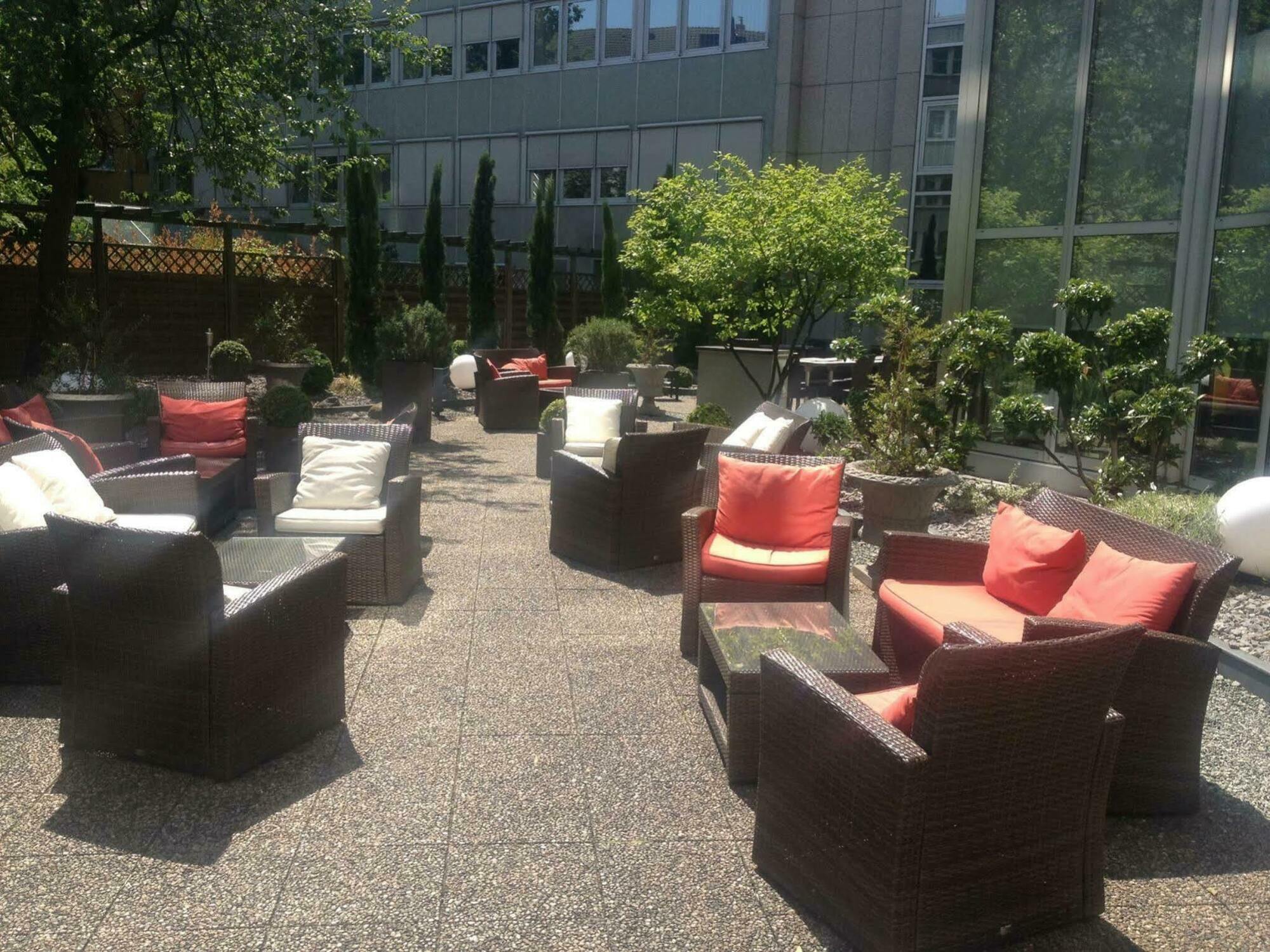 Renaissance Duesseldorf Hotel エクステリア 写真